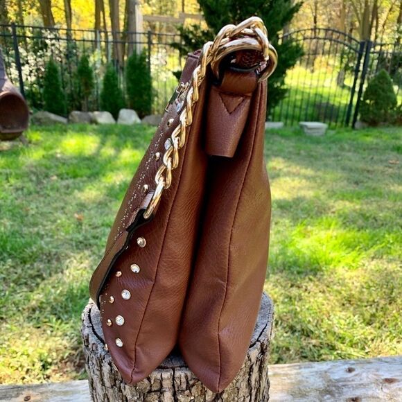 LIGHT BROWN PEBBLED FINISH, FAUX CRYSTAL & BRASS - Picture 8 of 13